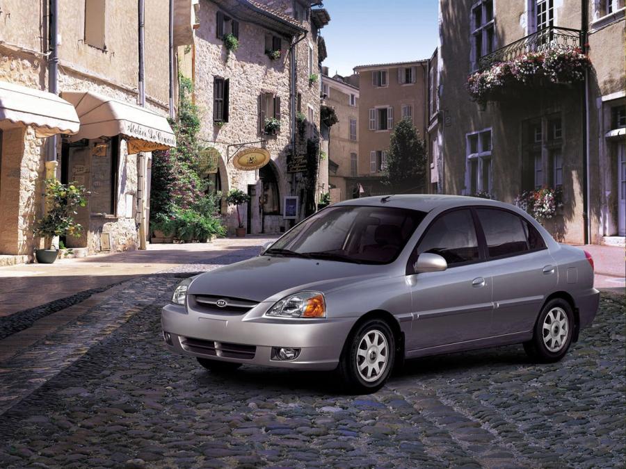  Kia Rio Sedan 2002 года  (фото 3 из 6)